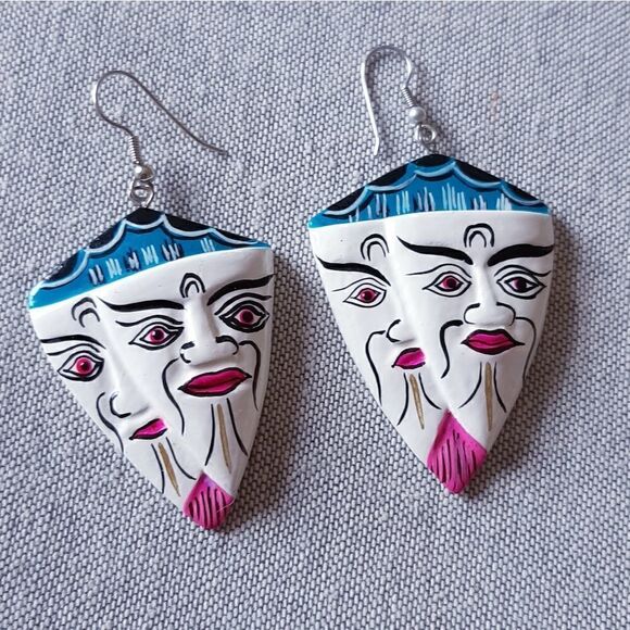 Handpainted wooden earrings - Picture 1 of 4